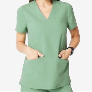 Figs Jade Scrub Top, great condition